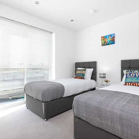 Skyvillion - Olympic View London Stratford Apartment Dış mekan fotoğraf