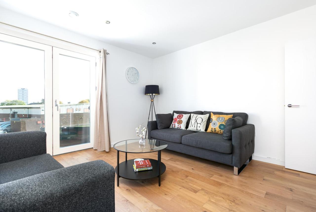 Skyvillion - Olympic View London Stratford Apartment Dış mekan fotoğraf