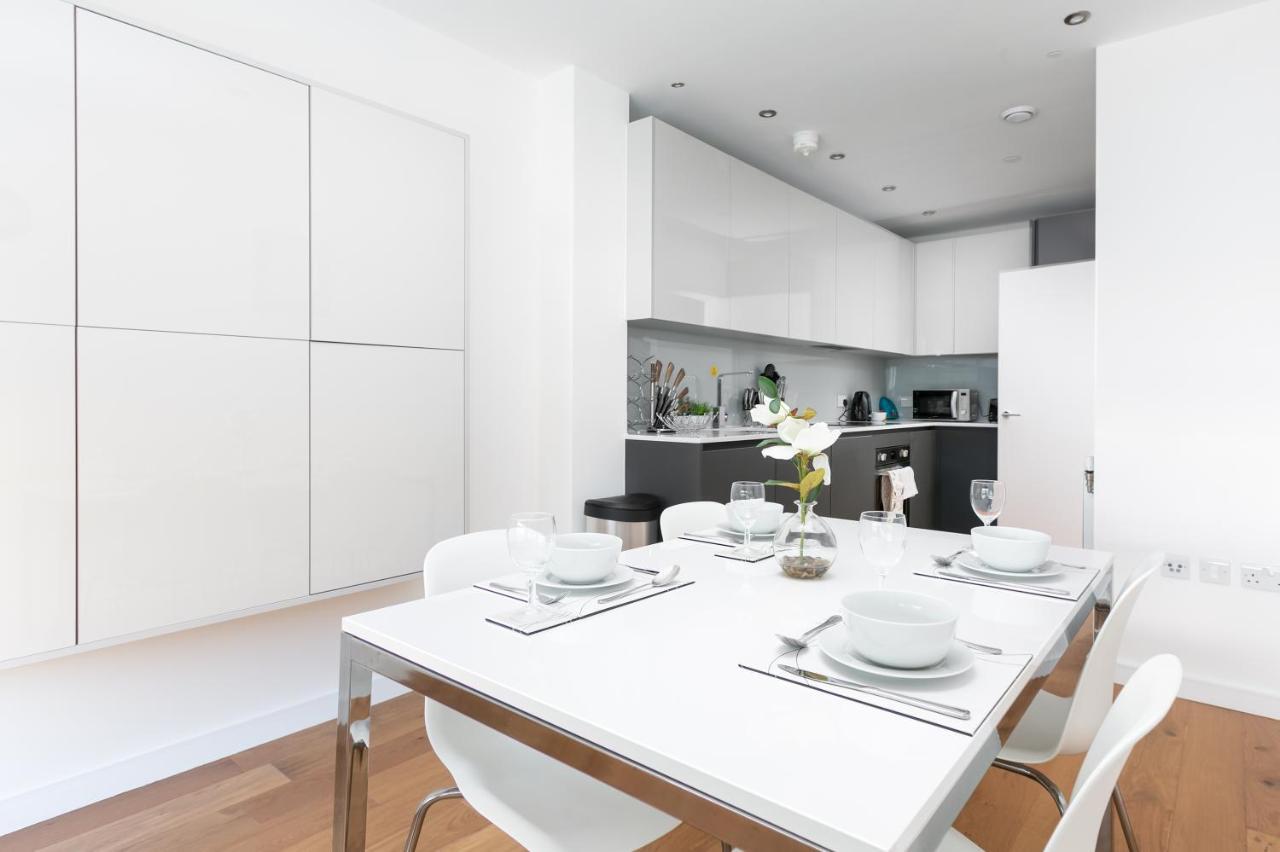Skyvillion - Olympic View London Stratford Apartment Dış mekan fotoğraf